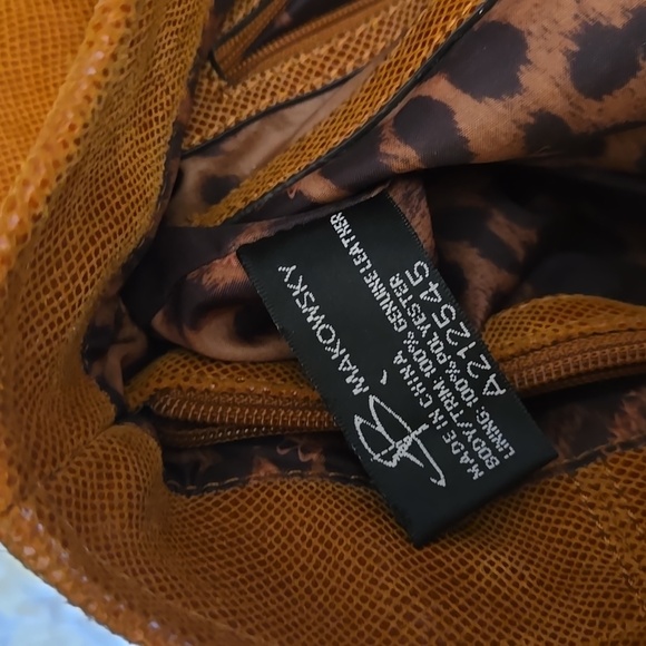 B Makowsky leather purse 👛 - Picture 9 of 10